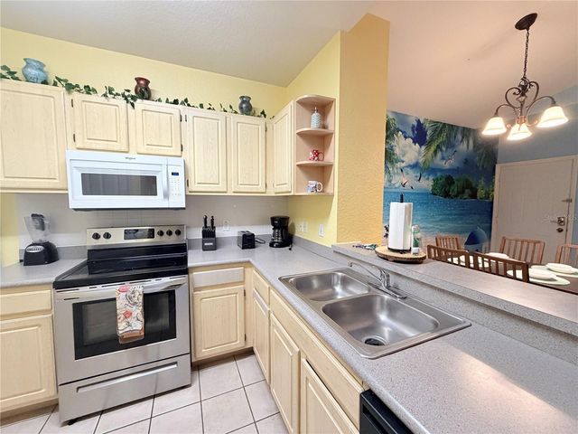 8815 DUNES COURT 305, Kissimmee, FL 34747
