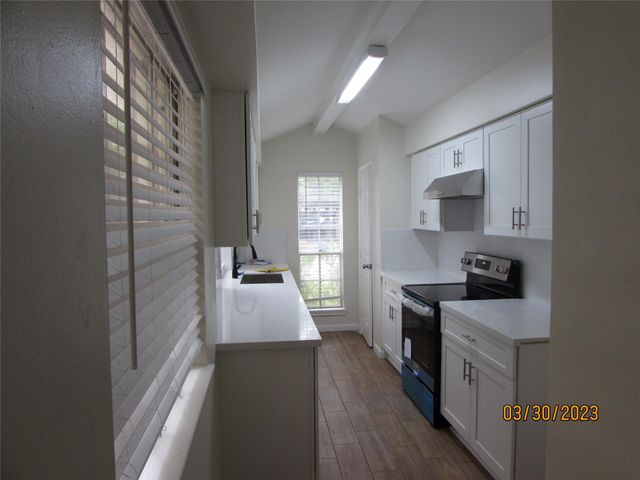 6308 1st Street, Bellaire, TX 77401