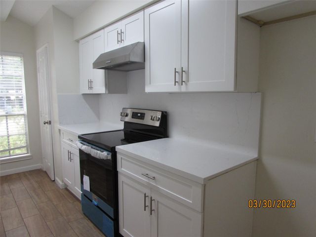 6308 1st Street, Bellaire, TX 77401