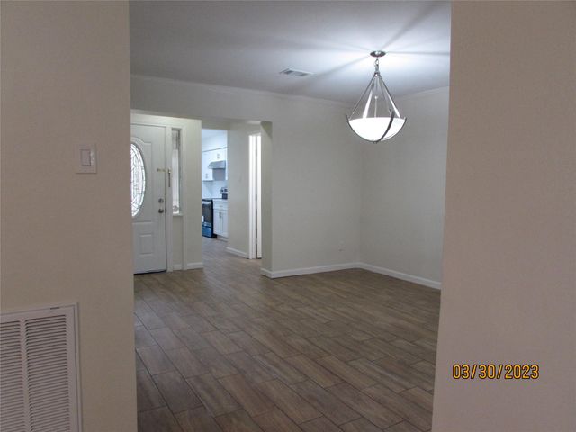 6308 1st Street, Bellaire, TX 77401