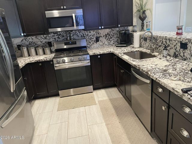 501 E CLOUD Road, Phoenix, AZ 85086