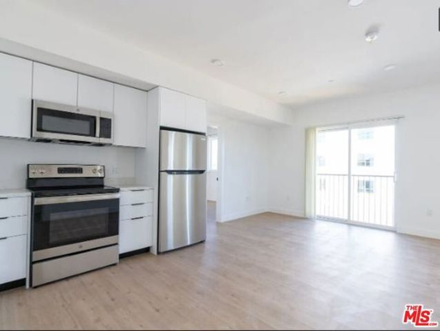 339 S Oxford Avenue 202, Los Angeles, CA 90020