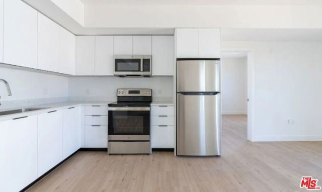 339 S Oxford Avenue 202, Los Angeles, CA 90020