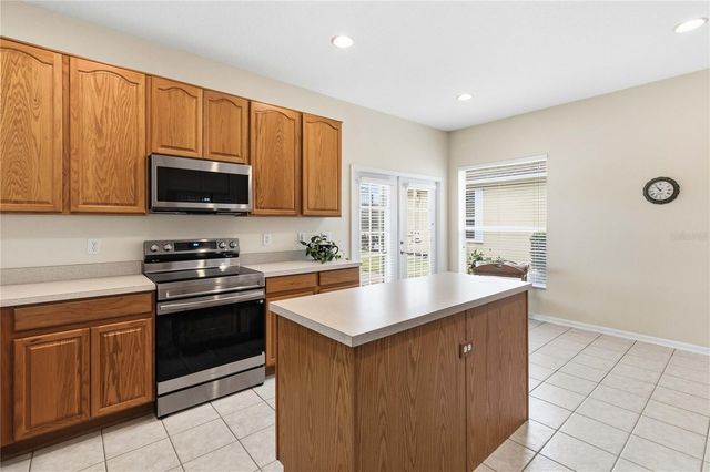 3196 HANGING MOSS CIRCLE, Kissimmee, FL 34741
