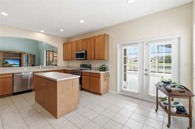 3196 HANGING MOSS CIRCLE, Kissimmee, FL 34741