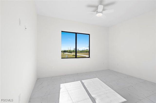 4002 NW 38th ST, Cape Coral, FL 33993