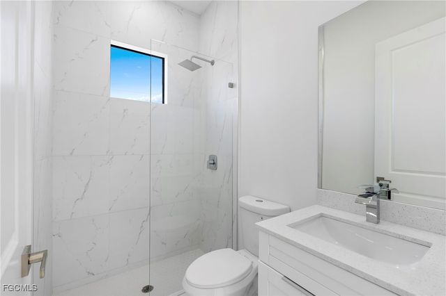 4002 NW 38th ST, Cape Coral, FL 33993