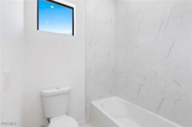 4002 NW 38th ST, Cape Coral, FL 33993