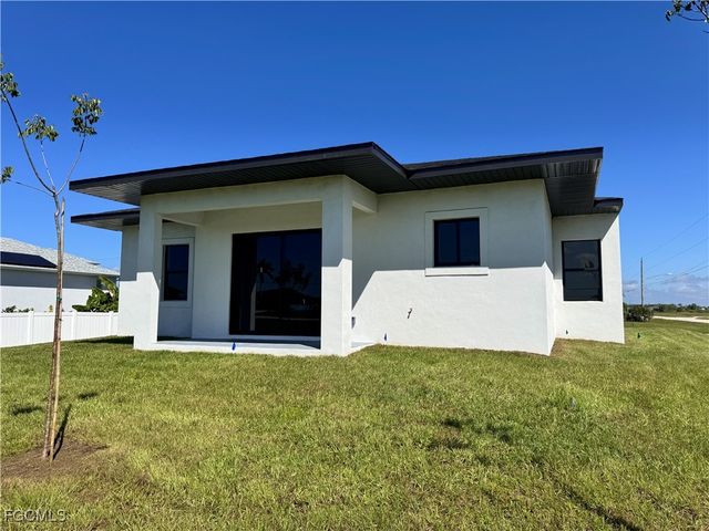 4002 NW 38th ST, Cape Coral, FL 33993