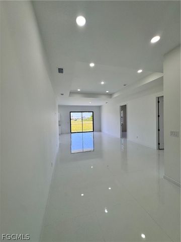 4002 NW 38th ST, Cape Coral, FL 33993