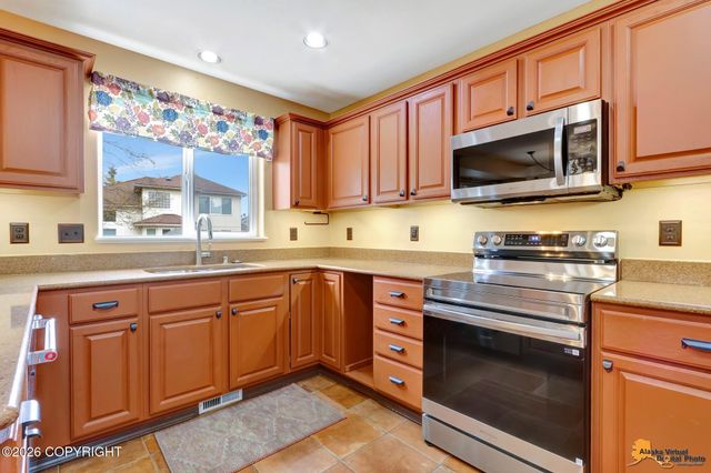 10640 Cutter Circle, Anchorage, AK 99515