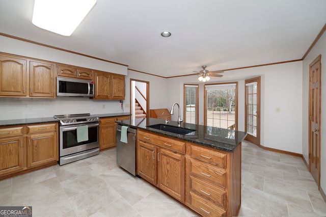 129 Summit Walk, Peachtree City, GA 30269