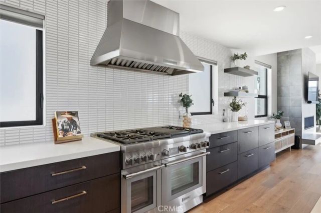 959 5th Street A, Hermosa Beach, CA 90254