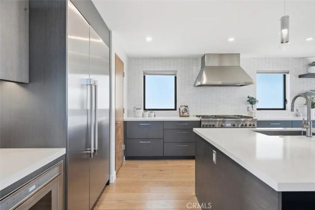 959 5th Street A, Hermosa Beach, CA 90254