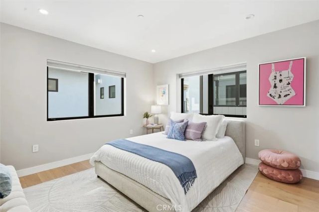 959 5th Street A, Hermosa Beach, CA 90254