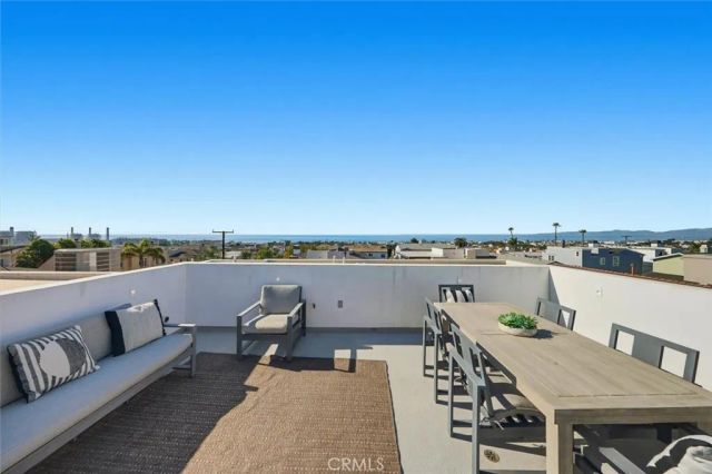 959 5th Street A, Hermosa Beach, CA 90254