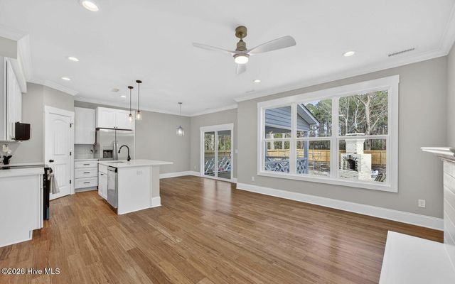 404 S Bodenheimer Street, Saint Helena, NC 28425