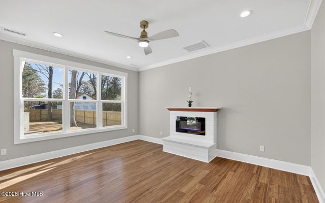 404 S Bodenheimer Street, Saint Helena, NC 28425
