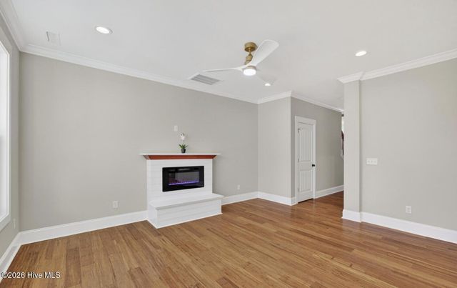 404 S Bodenheimer Street, Saint Helena, NC 28425