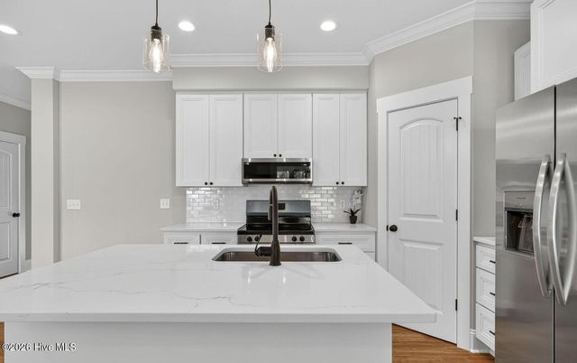 404 S Bodenheimer Street, Saint Helena, NC 28425