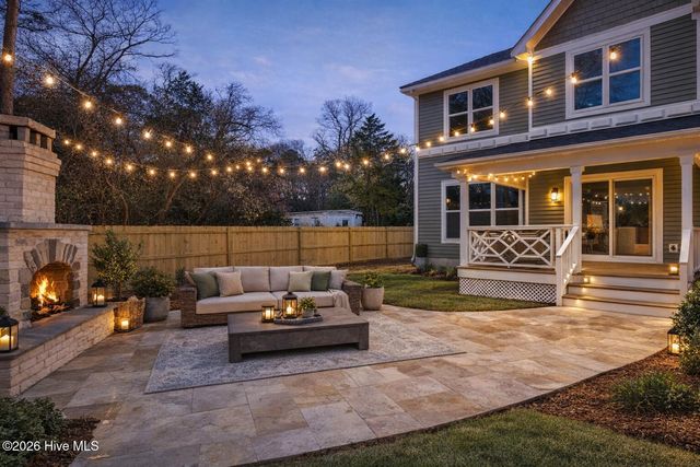 404 S Bodenheimer Street, Saint Helena, NC 28425