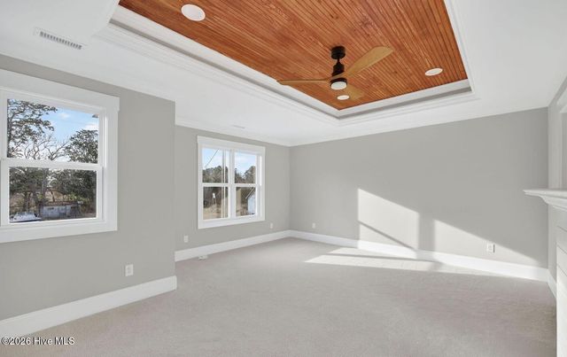 404 S Bodenheimer Street, Saint Helena, NC 28425