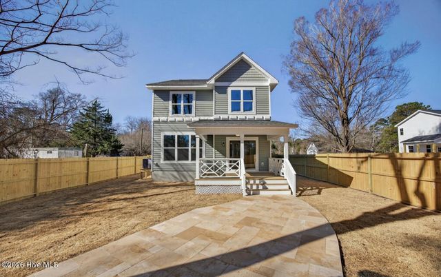 404 S Bodenheimer Street, Saint Helena, NC 28425