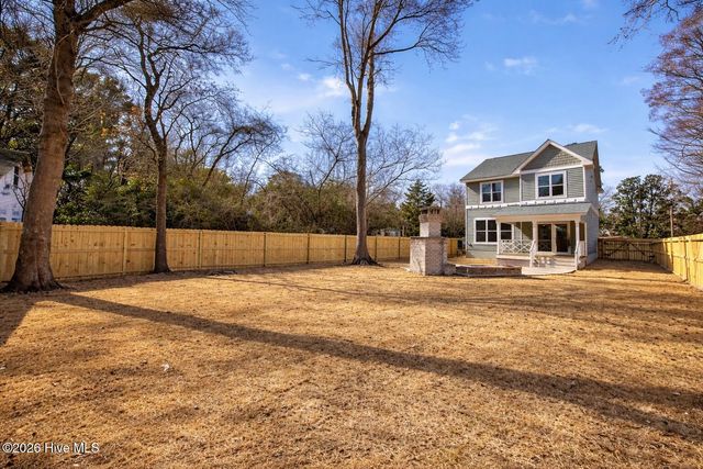 404 S Bodenheimer Street, Saint Helena, NC 28425