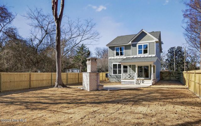 404 S Bodenheimer Street, Saint Helena, NC 28425