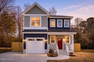404 S Bodenheimer Street, Saint Helena, NC 28425