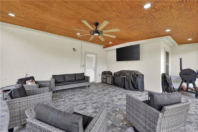 705 Quarry Drive, Alton, TX 78573