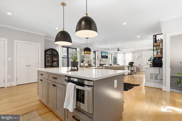 907 MAPLE AVE, Rockville, MD 20851