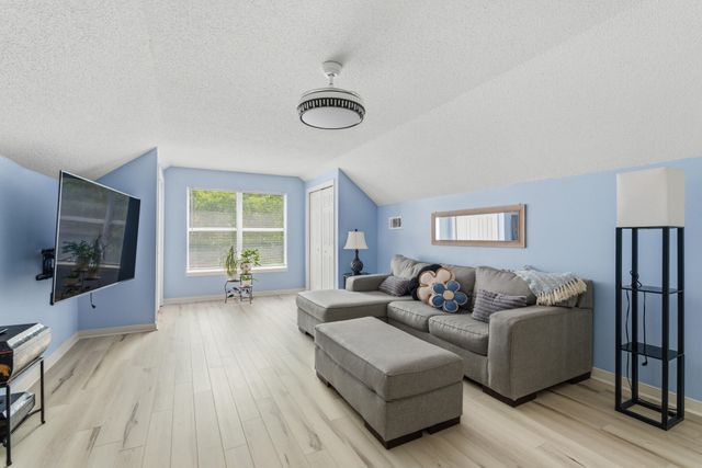 2284 Prytania Circle, Navarre, FL 32566