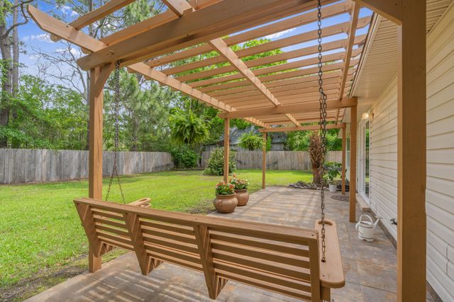 2284 Prytania Circle, Navarre, FL 32566