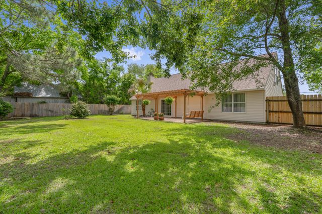 2284 Prytania Circle, Navarre, FL 32566