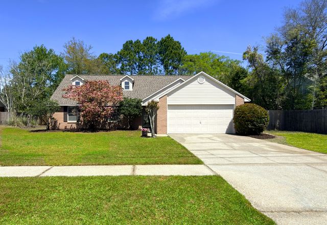 2284 Prytania Circle, Navarre, FL 32566