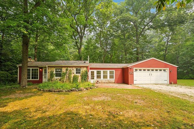 N31W22210 Green Road, Waukesha, WI 53186