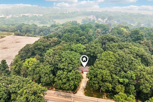 N31W22210 Green Road, Waukesha, WI 53186