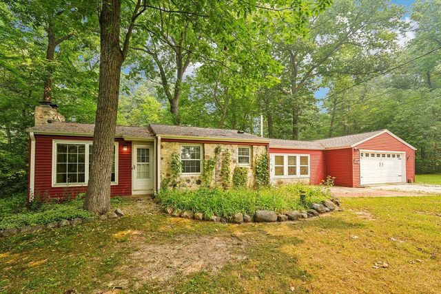 N31W22210 Green Road, Waukesha, WI 53186