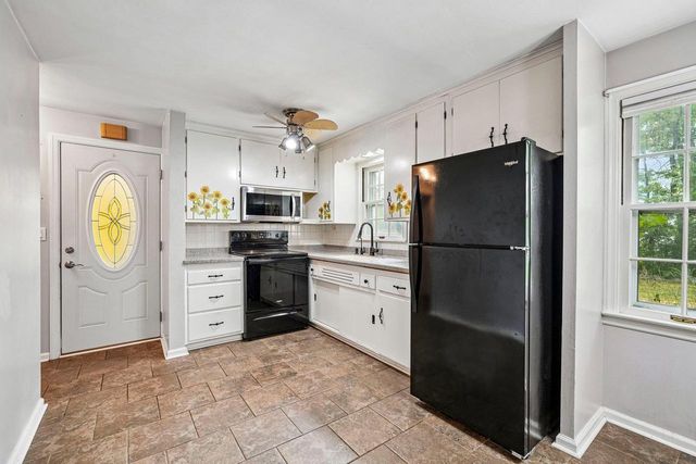 N31W22210 Green Road, Waukesha, WI 53186