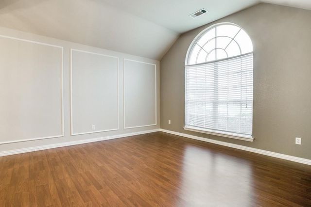 883 San Jacinto Drive, Grand Prairie, TX 75052