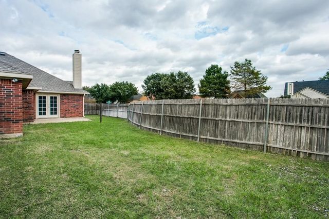 883 San Jacinto Drive, Grand Prairie, TX 75052