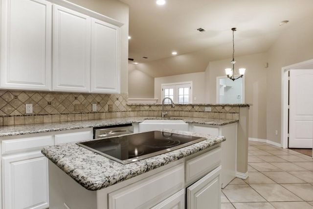 883 San Jacinto Drive, Grand Prairie, TX 75052