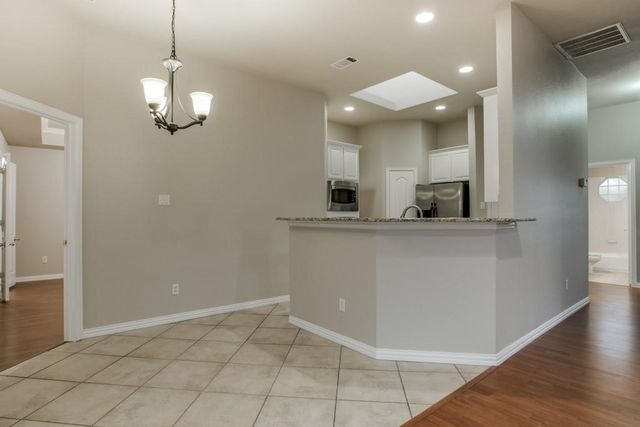 883 San Jacinto Drive, Grand Prairie, TX 75052