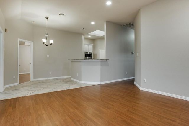 883 San Jacinto Drive, Grand Prairie, TX 75052