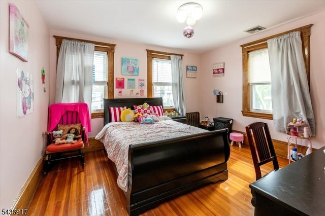 200 Washington Ave, Clifton City, NJ 07011