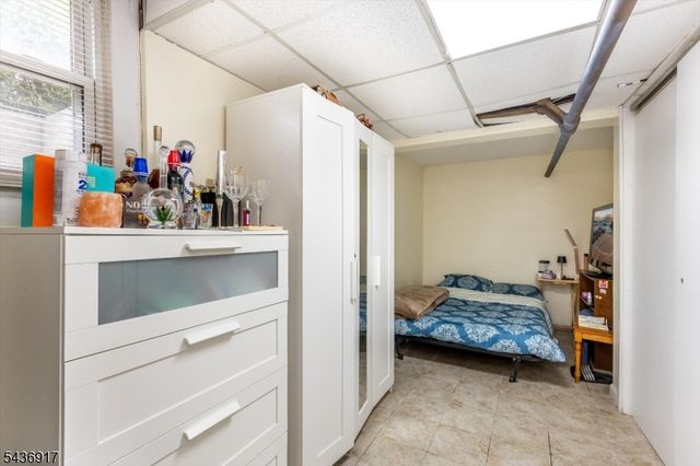 200 Washington Ave, Clifton City, NJ 07011