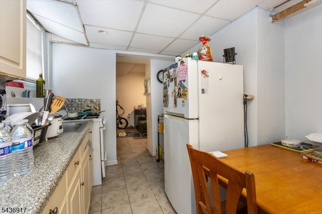 200 Washington Ave, Clifton City, NJ 07011
