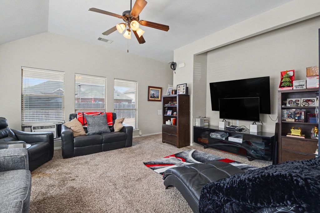 200 Lorient Drive, Mansfield, TX 76063 — photo 4