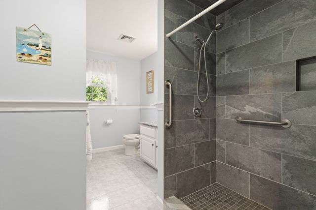 4 Stratford Ln, Easton, MA 02356